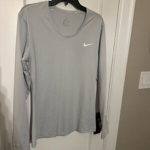 LIKE NEW Women’s Nike Dri-Fit Light Blue Long Sleeve Tee